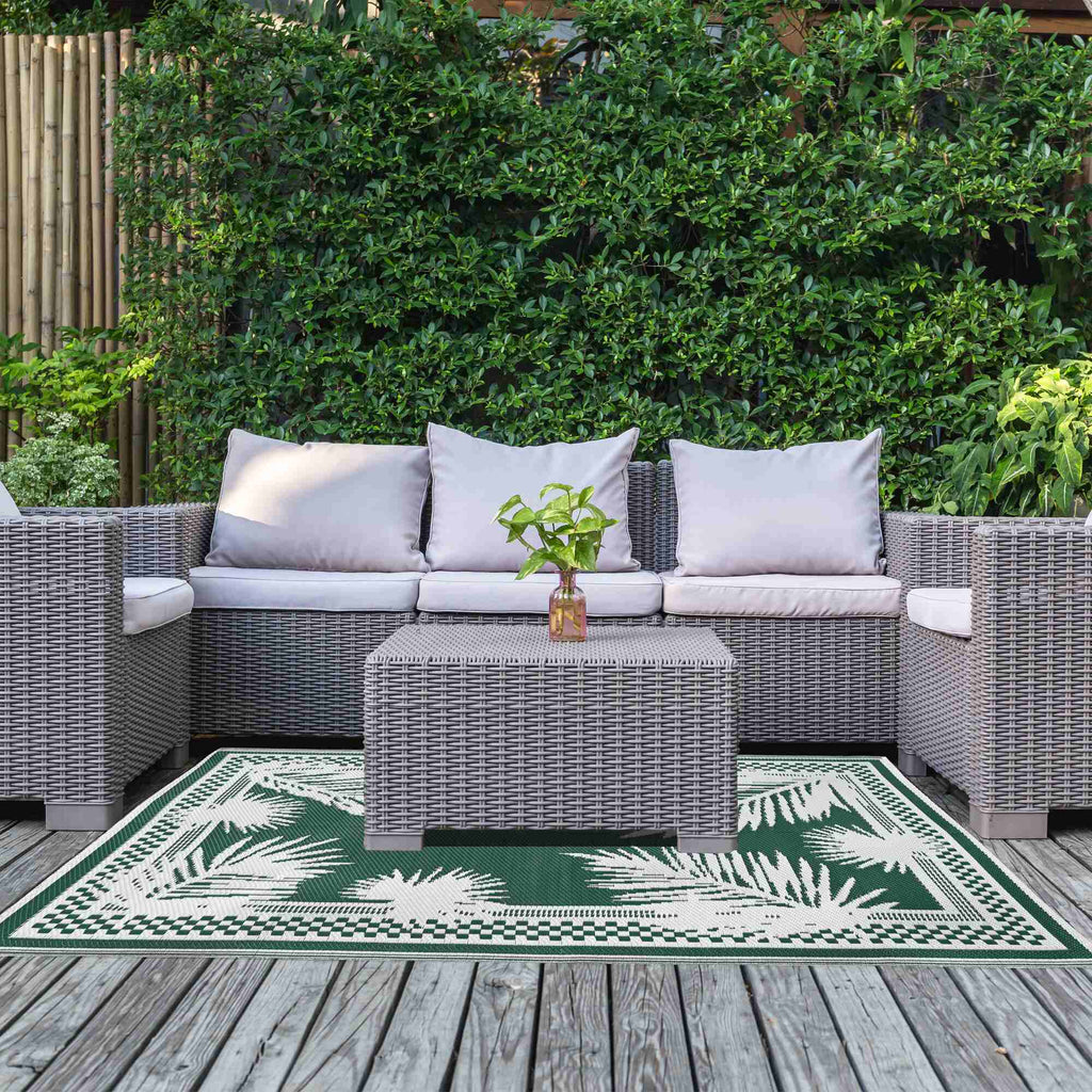 Green and White Palm Leaf Design Outdoor Rug