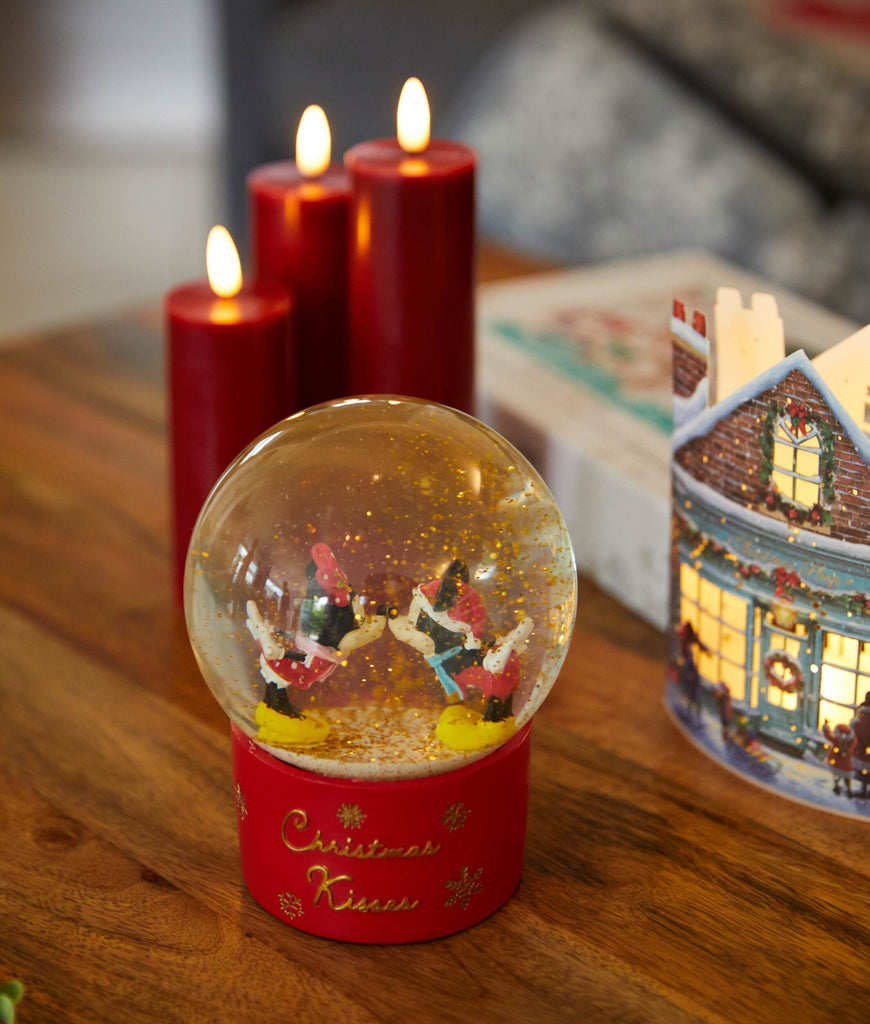 Disney Mickey & Minnie Christmas Kisses Snowglobe