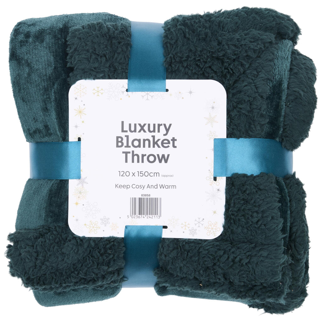 Evergreen blanket throw ideal for cocooning on cold nights or styling your sofa—brings natural warmth and a calming, earthy tone to interiors. A perfect blend of comfort and elegance.